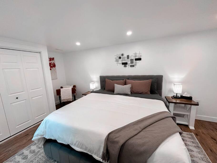 The Victoria Suite In Elora- King Bed Екстер'єр фото